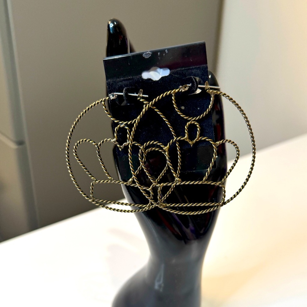 5 for $30 VINTAGE Gold Twisted Crown Heart Hoop Earrings